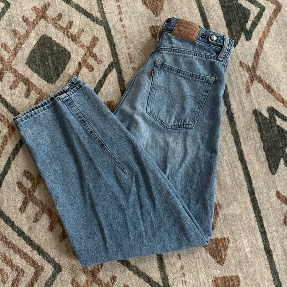 Levi’s Cinch Barrel Jeans